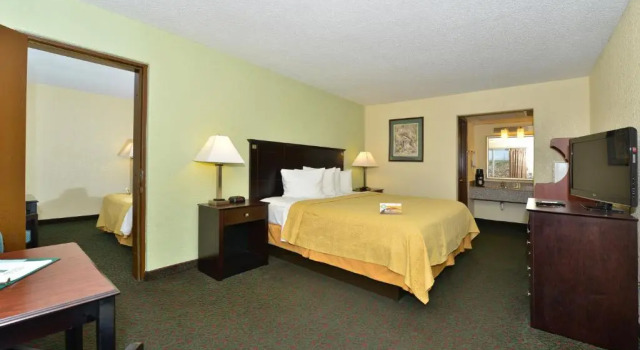 Четырёхместный люкс Quality Inn Huntingburg - Jasper