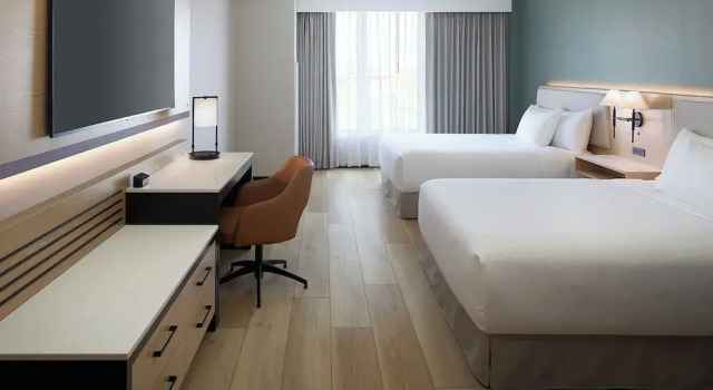 Четырёхместный номер Standard Hyatt Place Montreal Airport