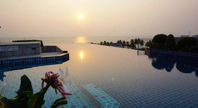 The Patio @BANGSAEN Luxury see view room