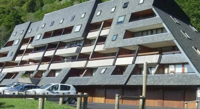 Appartement Mont-Dore, 2 pièces, 5 personnes - FR-1-415-81, Prenota Appartamento Hotel a Alvernia con parcheggio, Parcheggio