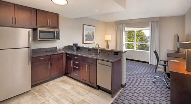 Двухместный люкс с балконом Residence Inn by Marriott Seattle South/Renton
