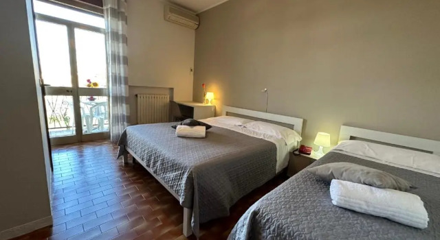 Трёхместный номер Standard с балконом Hotel Miura