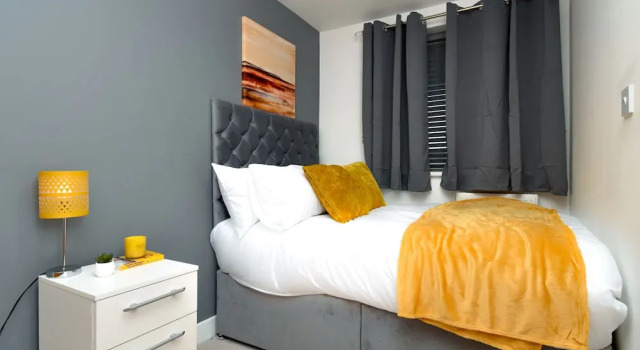 Коттедж Foxley Place: MK City house for large groups