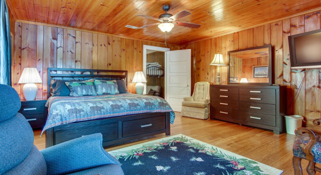 Коттедж Hot Tub & Boat Dock: Lovely Lake Lure Retreat