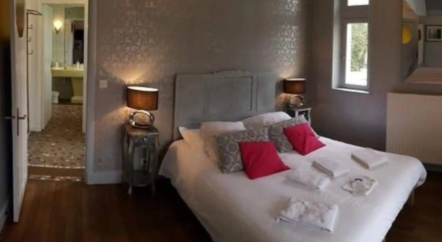 Le Castel Guesthouse, Забронировать Гостевой дом Байе 