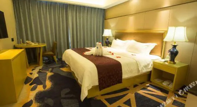 Sovereign Hotels & Resorts, Rezervovat Hotel Hotely v Guangdong s bazénem, Bazén