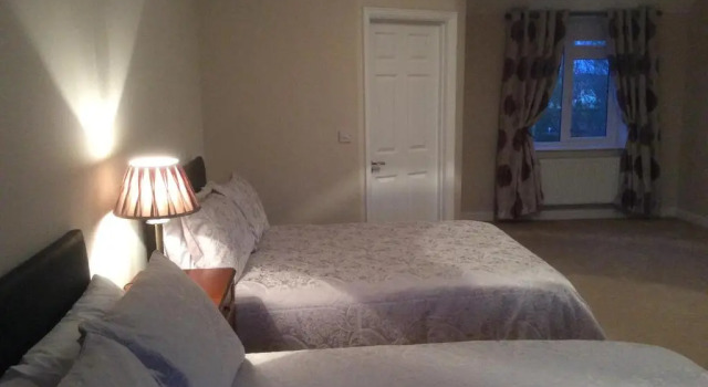 Seven Oaks B&B, Boek Bed and Breakfast Ballyhaunis Mayo