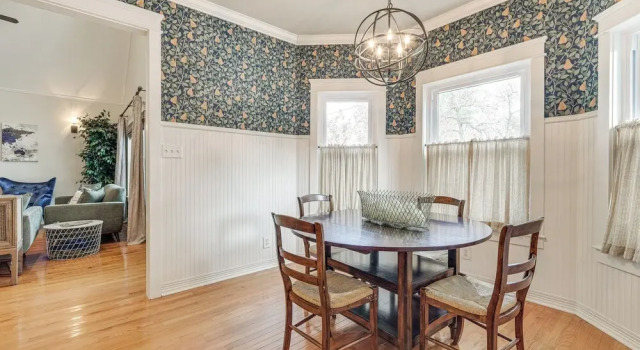 Brenham Rental w/ Deck & Yard < 1 Mi to Downtown!, Rezerwuj Dom wakacyjny Brenham Teksas