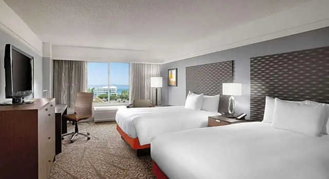 Номер Deluxe с видом на залив DoubleTree by Hilton San Francisco Airport North Bayfront