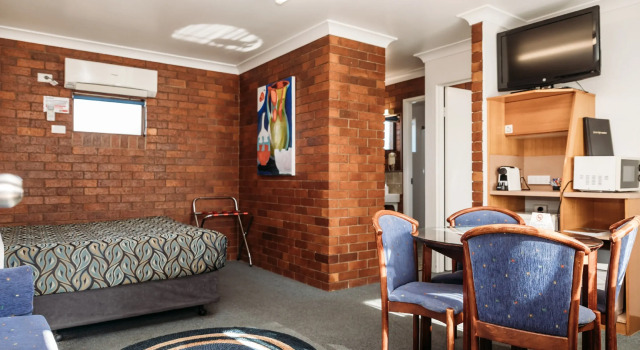 Country Pathfinder Motor Inn, Book Hotel Dalby Queensland