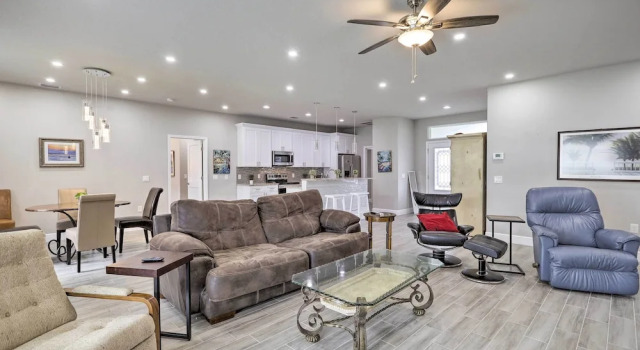 Коттедж Palm Bay Home w/ Patio & Yard - 12 Mi to Beach!