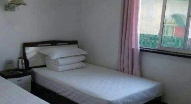 Farm Inn, Rezerwuj Pobyt na farmie Hotele w Jinzhong z parkingiem, Parking