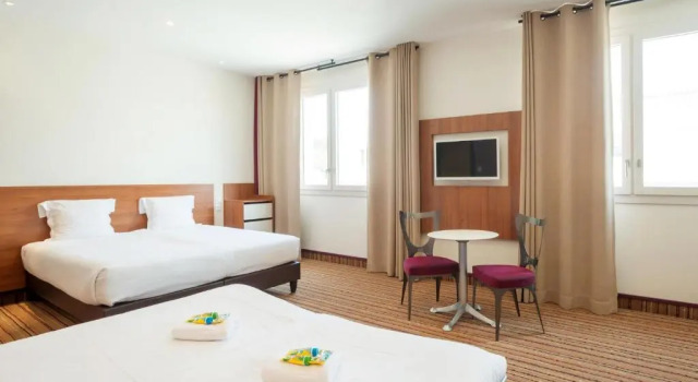 Семейный номер Standard Отель Spark by Hilton Lyon Ouest