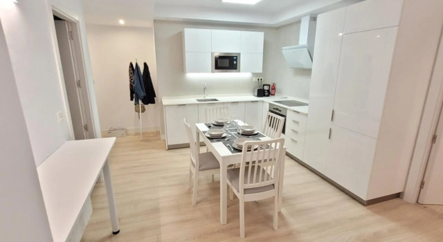 Cozy White Home in Getxo, Varaa Hotelli Getxo 