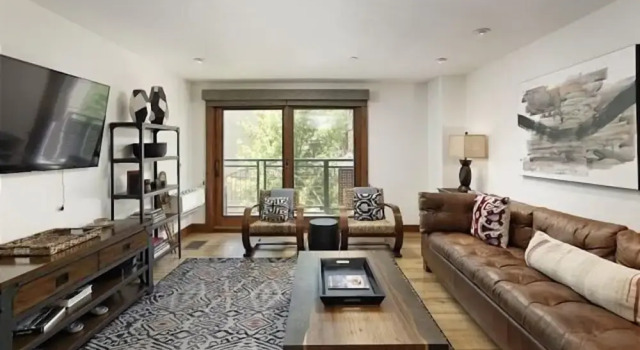 3 Bedroom Premier Vacation Rental in Heart of Downtown Aspen - Walk to Gondola!