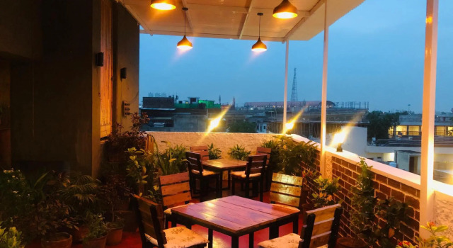 Tuk Tuk Backpackers- Near Jaipur Train Station, Забронировать Отель Отели штата Раджастхана 3 звезды, 3*