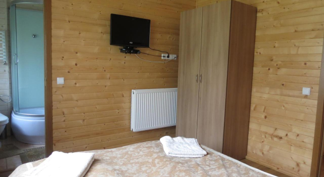 Bilyy Kamin Guest House, Book Pension Billige hoteller i Tatariv
