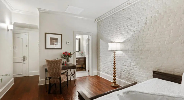 Двухместный полулюкс La Galerie French Quarter Hotel