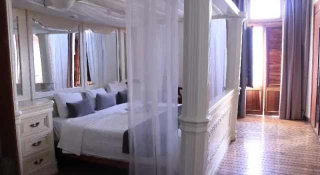 Люкс c 1 комнатой с балконом Hotel Frances