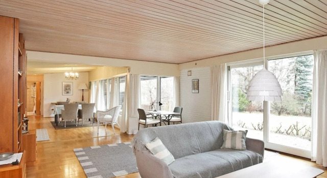 Lovely Holiday Home in Hovedstaden With Terrace, Book Hotel Dronningmolle 