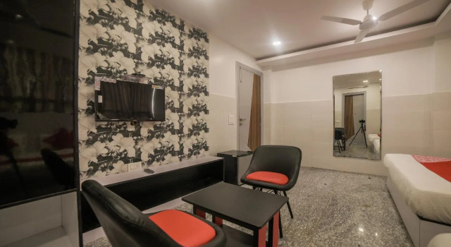 Royal Town Paschim Vihar By OYO Rooms, Забронировать Отель Пашим Вихар 