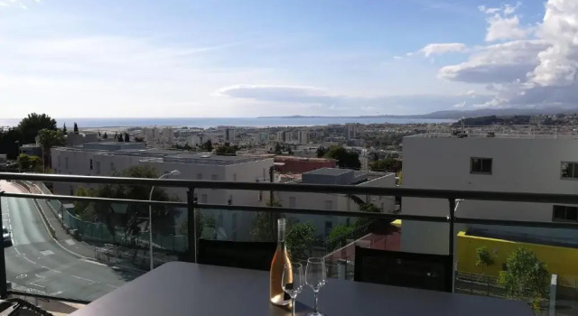 Апартаменты с 2 комнатами Greeter-Appartement avec vue mer, parking et piscine