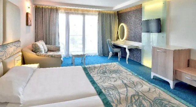 Одноместный номер Standard с балконом и с частичным видом на море GRIFID Metropol Hotel