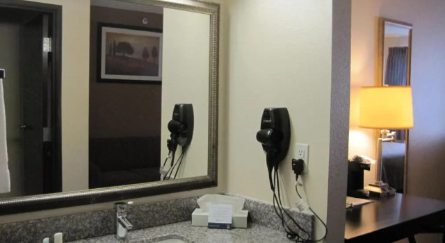 Люкс Quality Inn & Suites Wichita Falls I-44