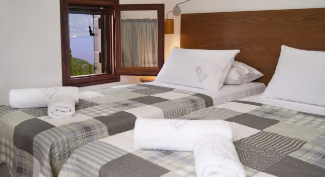 Семейный коттедж с 4 комнатами с видом на море Tettix Summer House