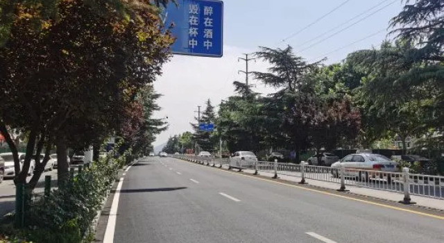 100 Inn Liangpin Hotel (Shijiazhuang Luquan Wildlife Zoo), Book Hotel Luquan Hebei