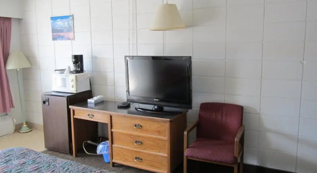 Camelot Court Motel, Buchen Sie Motel Prince George 