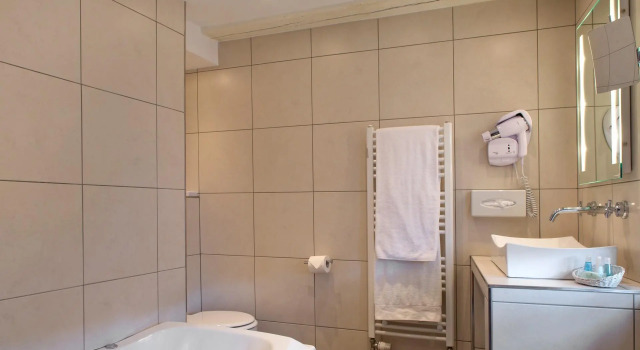 Deluxe Dvoulůžkový s manželskou postelí pokoj Hostellerie Le Marechal
