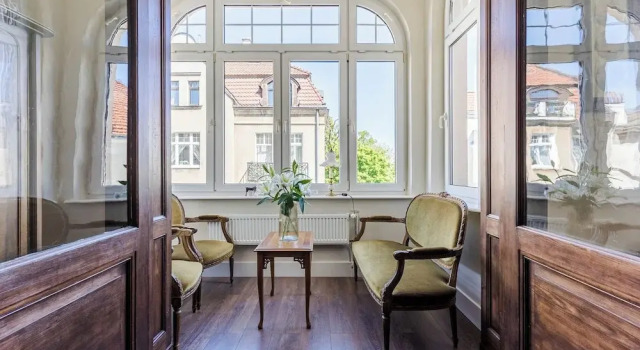 Imperial Apartments - Sopocki Dekor, Varaa Huoneisto Hotellit Pommeri pysäköinnillä, Pysäköinti