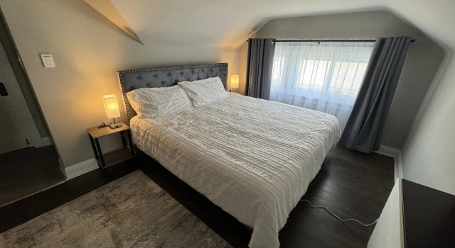Коттедж с 4 комнатами Spacious Retreat Near Convention Centers 4 Bedroom Home by RedAwning