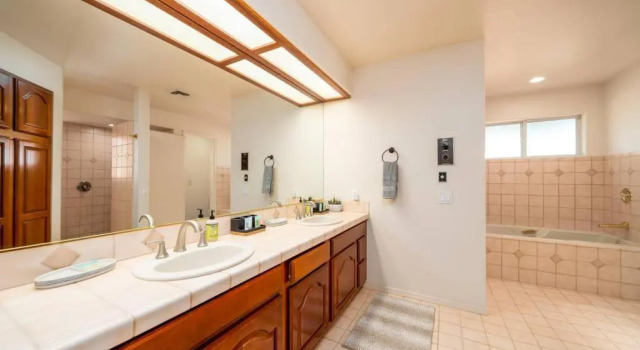 Коттедж New! Lake Havasu Oasis w/ Custom Pool & Spa-