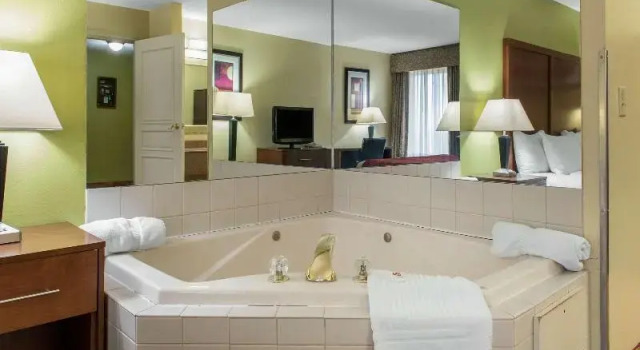 Люкс Quality Inn Jacksonville near I-72
