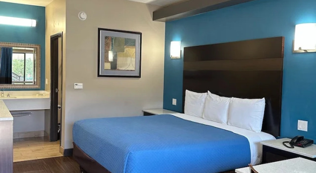 Crystal Palace Inn
