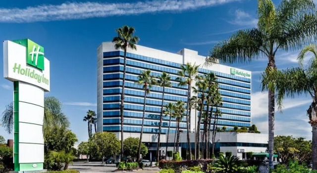 Четырёхместный люкс c 1 комнатой Holiday Inn Los Angeles Gateway-Torrance by IHG