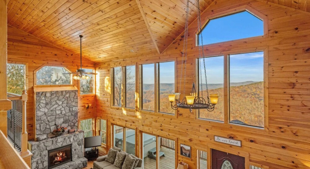 Beech Mountain Breeze - Views, pet Friendly, hot Tub, Sleeps 14