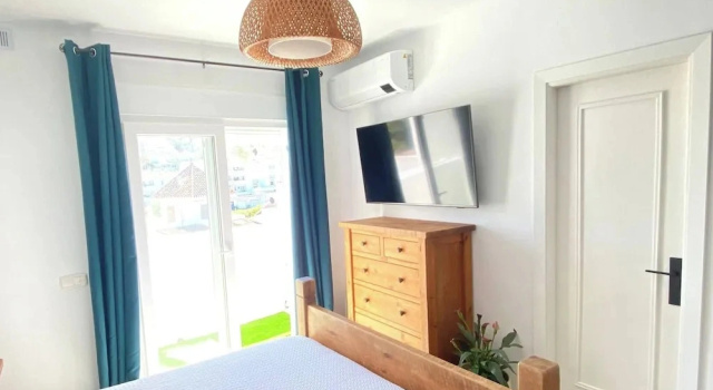 Коттедж Modern Townhouse 7min Walk Beach and 15 to Duquesa