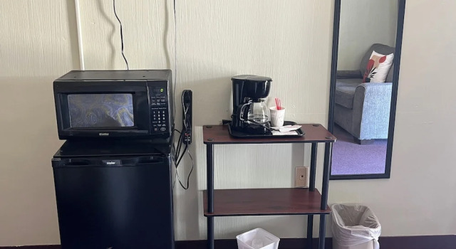 Четырёхместный номер Standard Midtown Inn & Suites