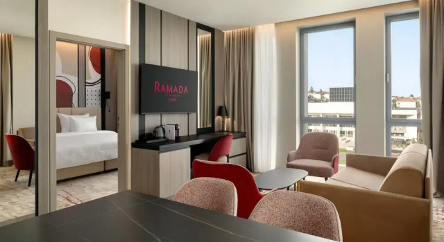 Люкс Deluxe Ramada by Wyndham Zalau