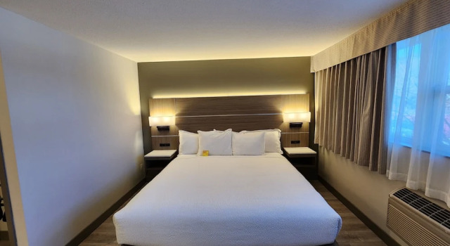 Двухместный номер Standard с видом на горы Days Inn by Wyndham Penticton Conference Centre