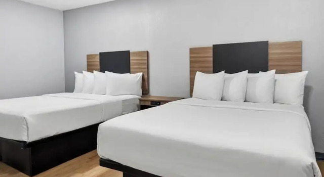 Четырёхместный номер Standard Rodeway Inn Las Vegas Fremont Street