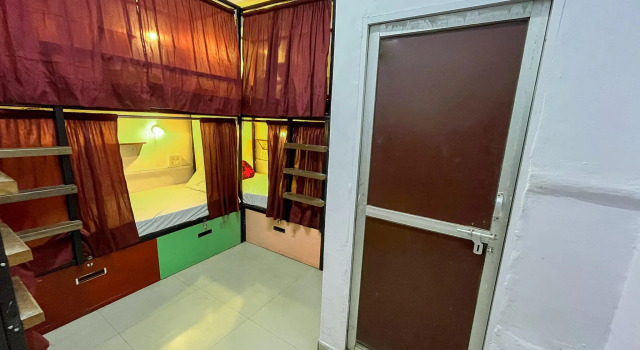 Кровать в общем номере Madsquad Hostel Dorms & Rooms