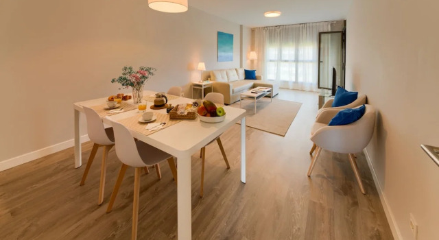 Holidays2 Malaga Cizana, Забронировать Апартаменты/квартира Отели Торремолинос с бассейном, рядом с Пляж Лос-Аламос, Бассейн