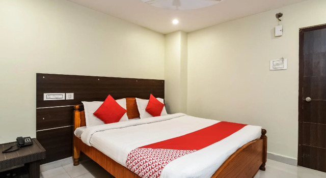 OYO Flagship 74489 Akshaya Heights