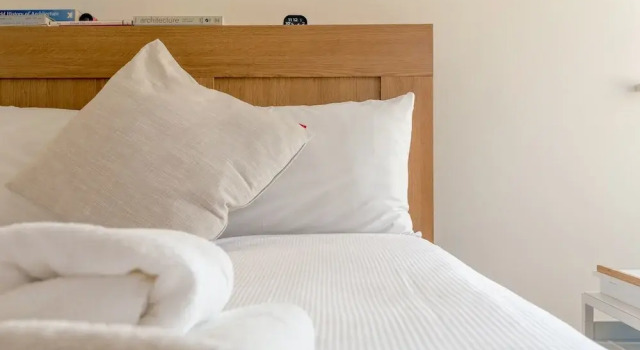Modern 2 Bedroom Flat in Elephant & Castle, Забронировать Отель Отели Англии 3 звезды, 3*