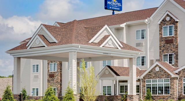 Microtel Inn & Suites by Wyndham Clarion, Book Hotel Hoteller i Clarion med parkering, Parkering