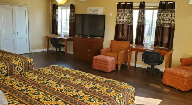 Четырёхместный номер Deluxe Travel Inn
